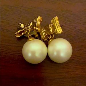 Kate Spade Pearl gold ribbon studs